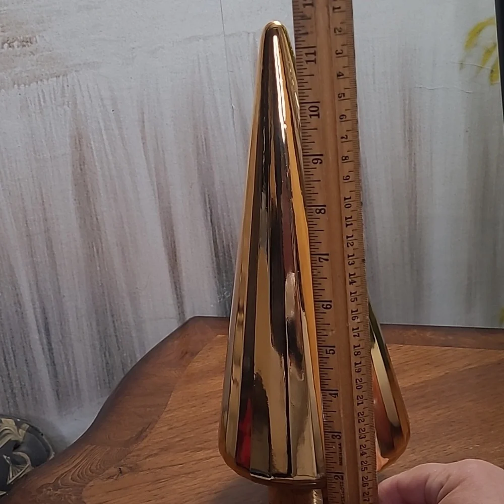 New! Elegant Decorative Ribbed Large Gold Tree